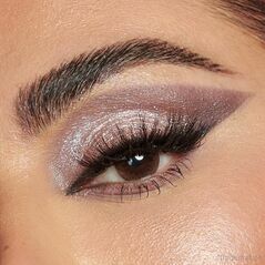 Rose Quartz Eyeshadow Palette, Eye Palettes - Trademart.pk